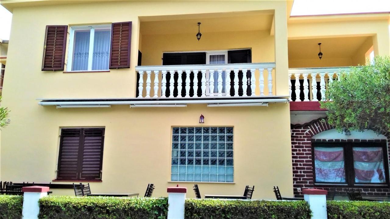Branko Fabijanic Front Row By The Sea Apartamento Selce Exterior foto