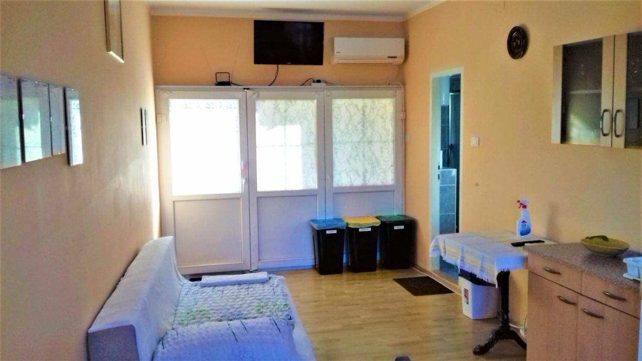 Branko Fabijanic Front Row By The Sea Apartamento Selce Exterior foto