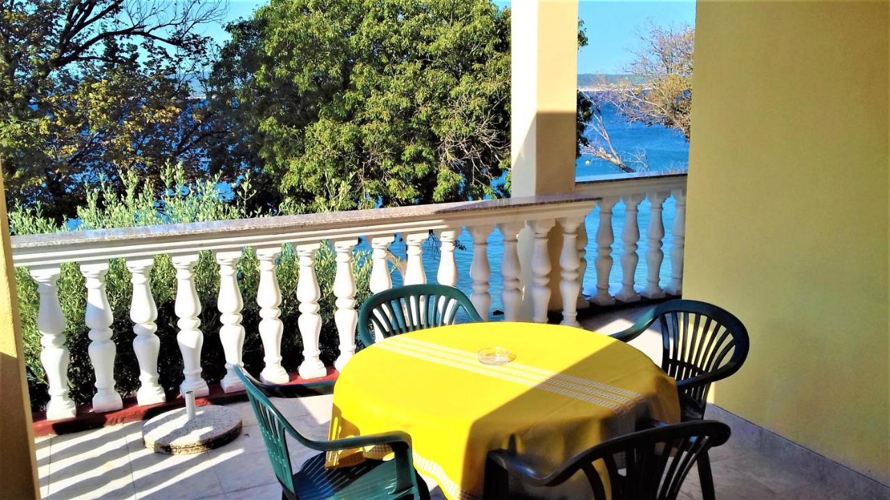 Branko Fabijanic Front Row By The Sea Apartamento Selce Exterior foto