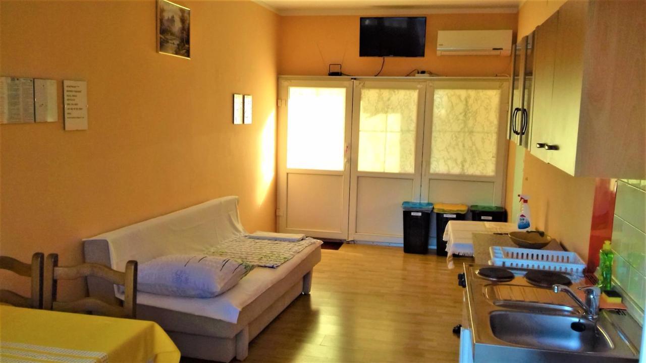 Branko Fabijanic Front Row By The Sea Apartamento Selce Exterior foto
