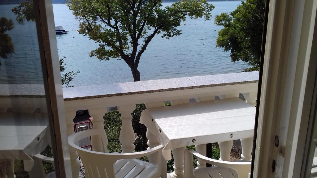 Branko Fabijanic Front Row By The Sea Apartamento Selce Exterior foto